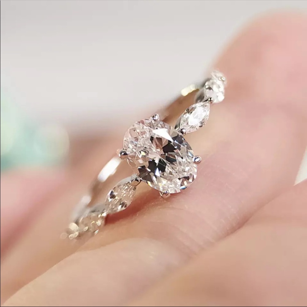 New Women’s Oval Cut 925 Silver Sapphire Ring - Picture 4 of 6